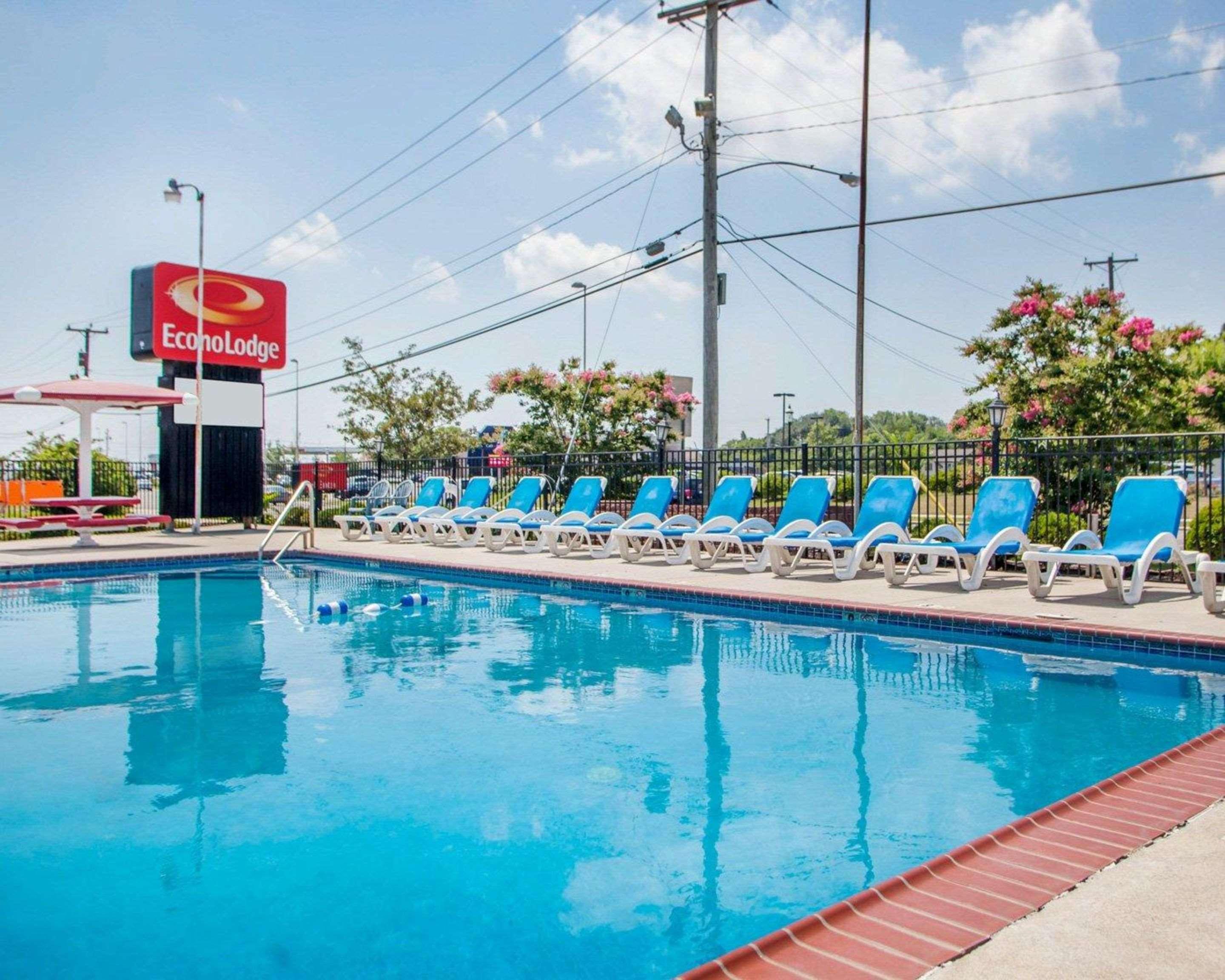 Lodge Econo Somers Point